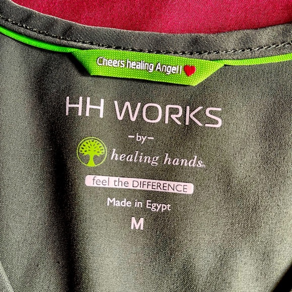 Healing Hands Scrubs - Picture 2 of 6